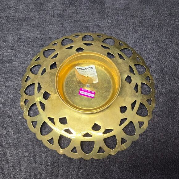 Vintage Solid Brass Floral Scalloped & Etched Change Bowl Tray - Picture 7 of 10